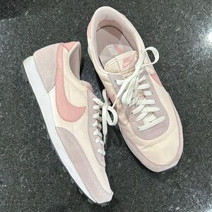 Nike Daybreak Pink Sneakers